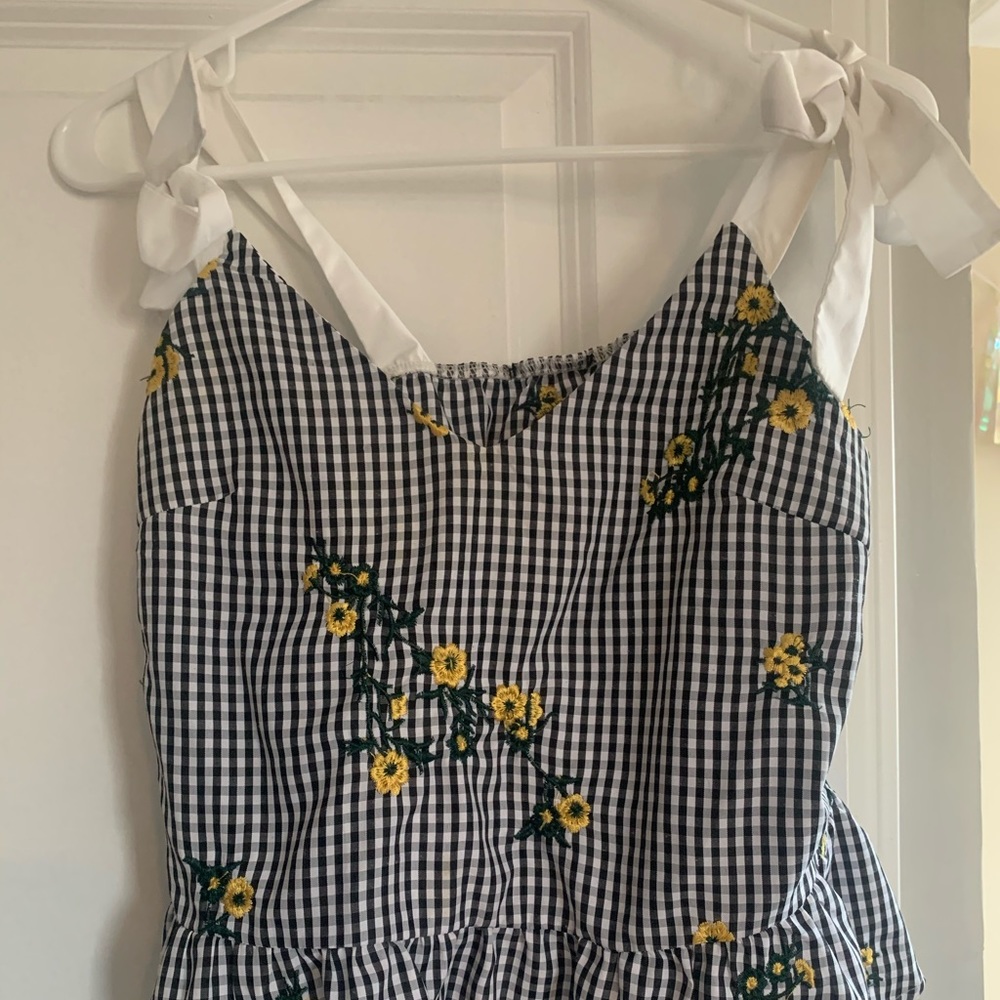 *SOLD* Embroidered top with ribbon sleeves